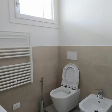 F2 - Black And White Appartement Jesolo