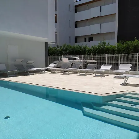 Appartement F2 - Black And White