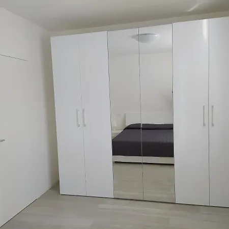 Apartment F2 - Black And White