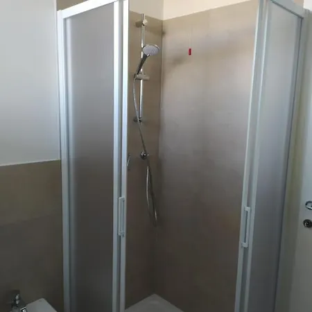 F2 - Black And White Διαμέρισμα