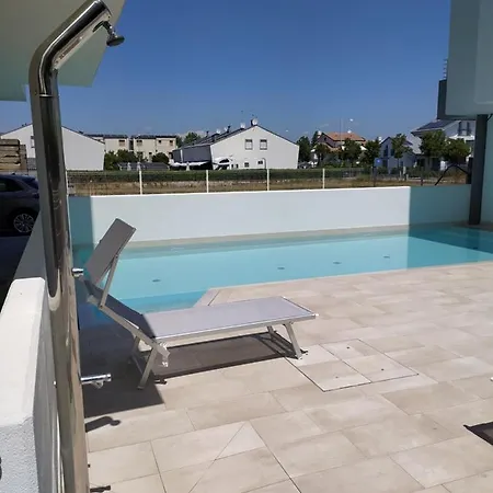 F2 - Black And White