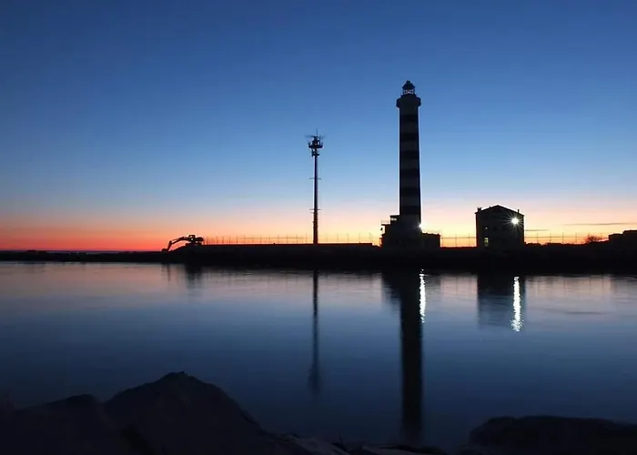 F2 - Black And White Lido di Jesolo