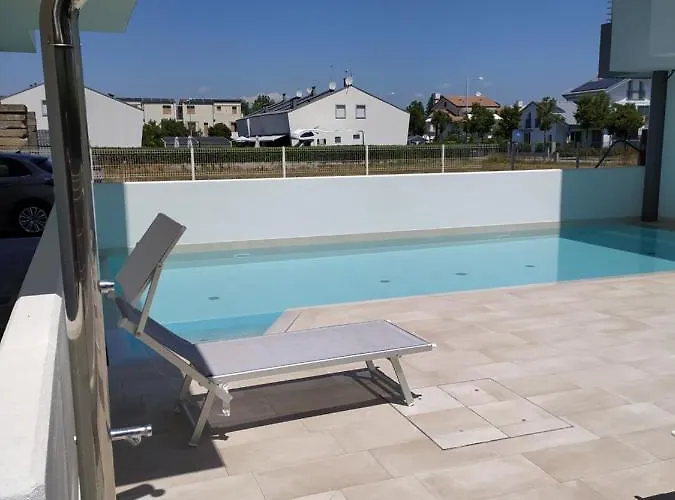 F2 - Black And White