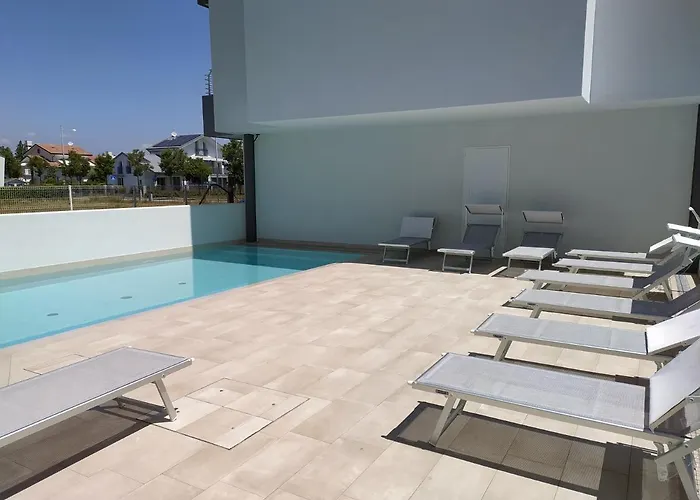 F2 - Black And White Appartement *